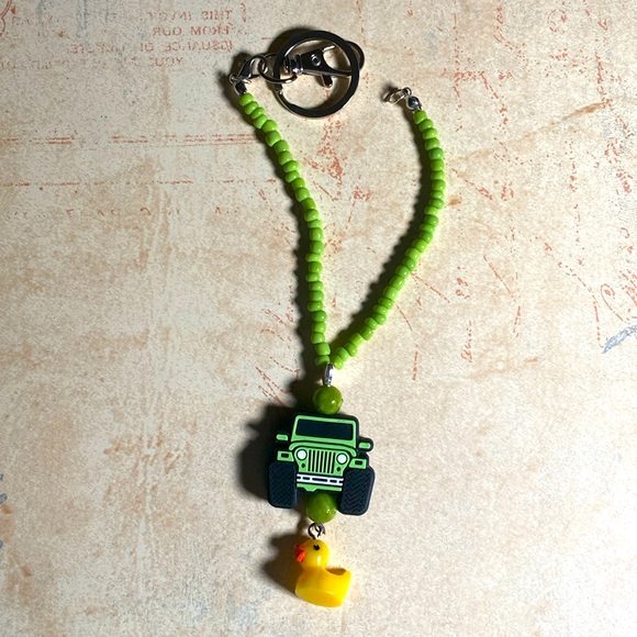Silicone 4x4 Jeep Duck Rearview Mirror Charm-Keychain-Bag Charm- 4x4 Bracelet - Picture 6 of 8